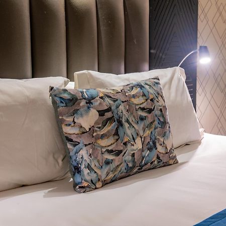 New Ambassador Hotel Χαράρε Εξωτερικό φωτογραφία