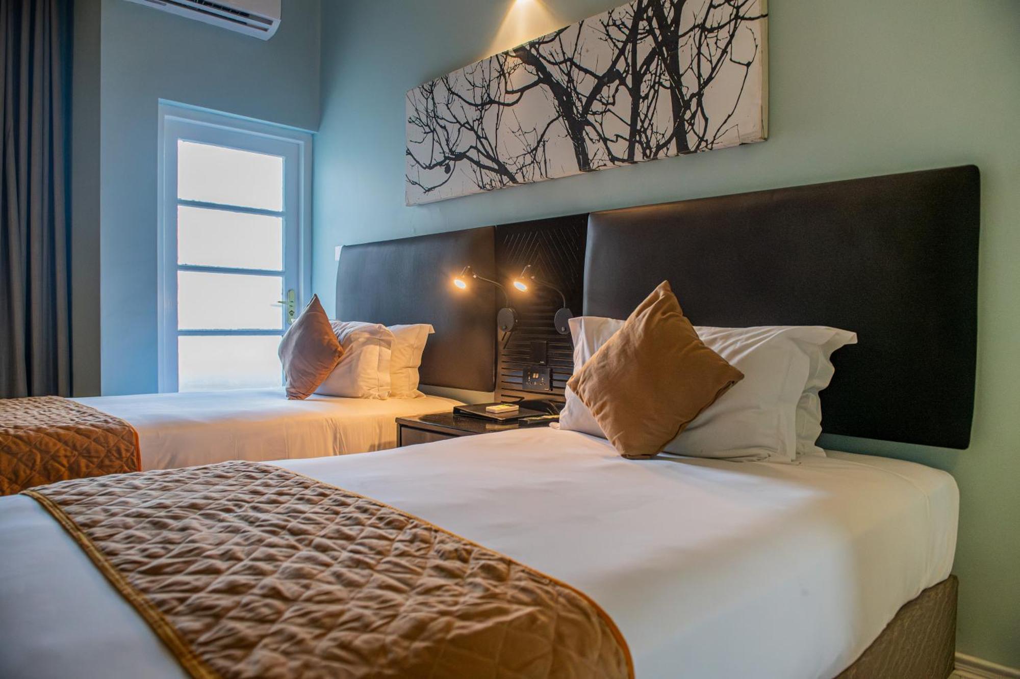 New Ambassador Hotel Χαράρε Εξωτερικό φωτογραφία
