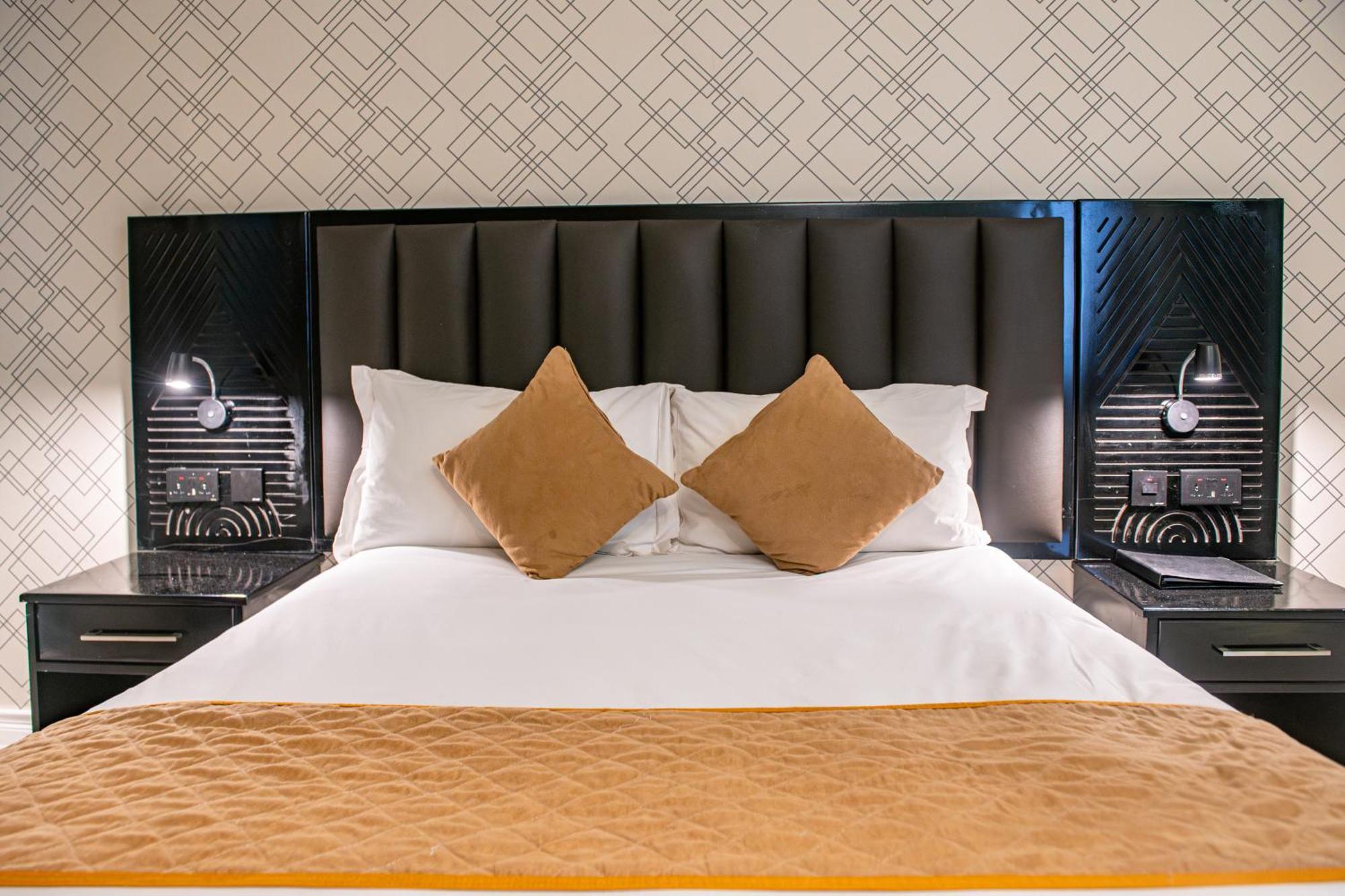 New Ambassador Hotel Χαράρε Εξωτερικό φωτογραφία