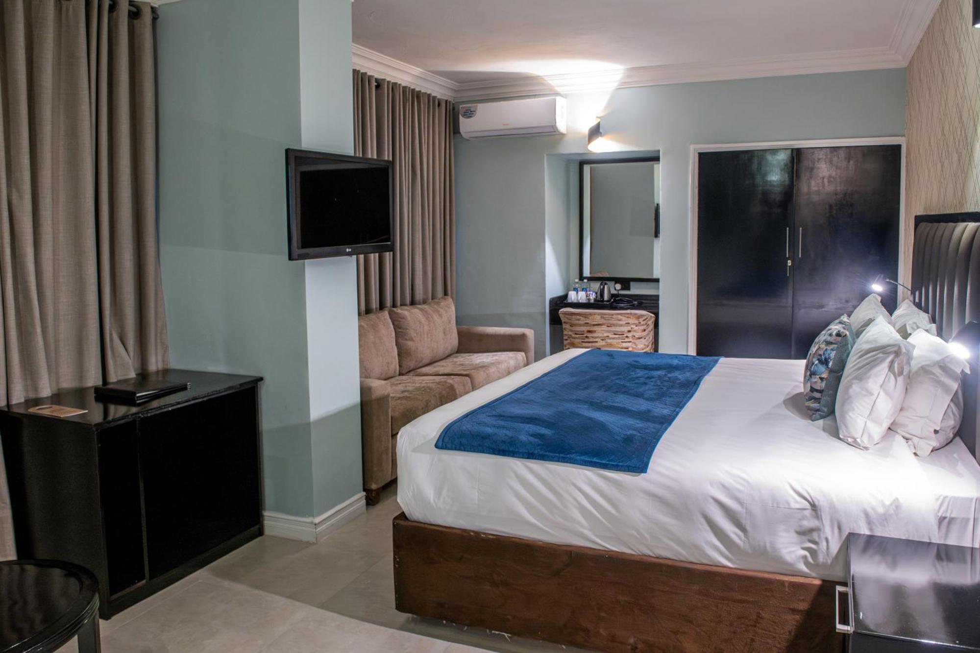 New Ambassador Hotel Χαράρε Εξωτερικό φωτογραφία