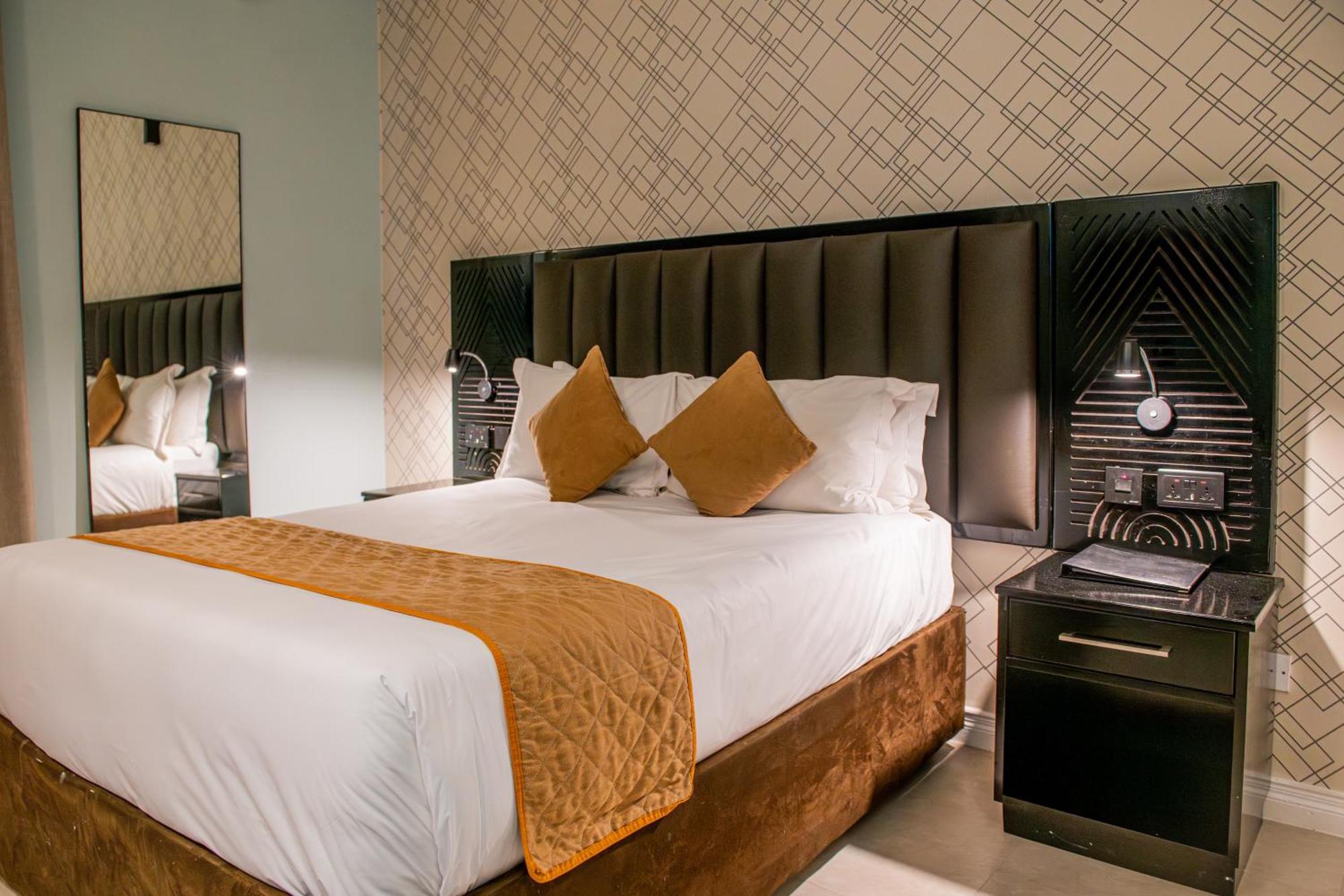 New Ambassador Hotel Χαράρε Εξωτερικό φωτογραφία