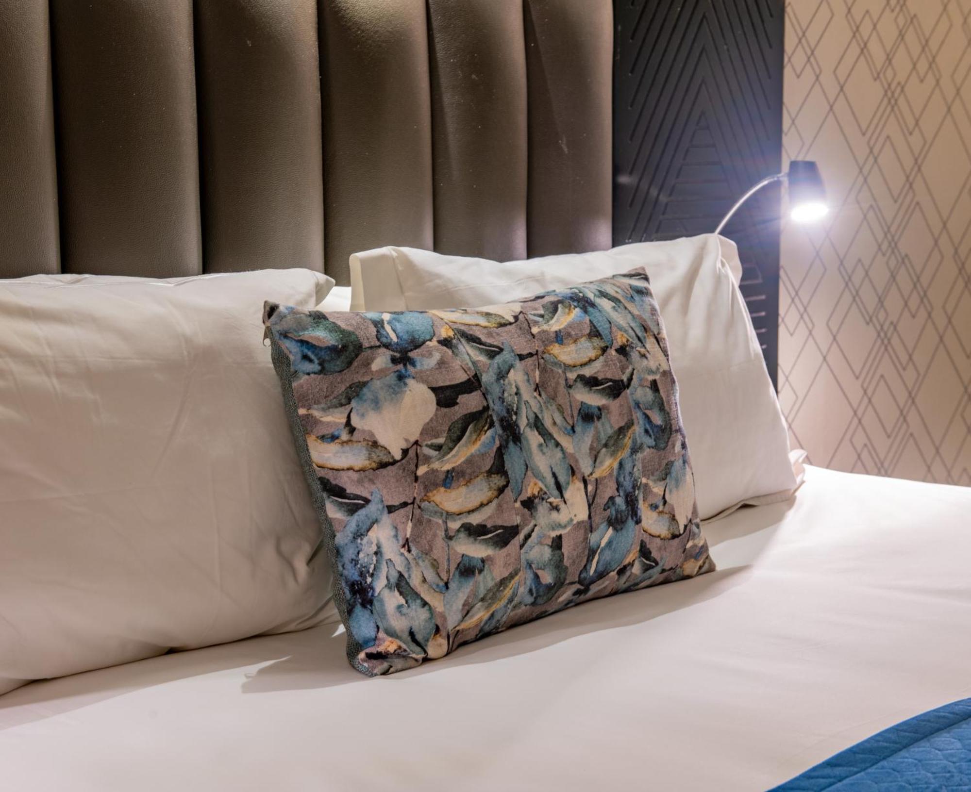 New Ambassador Hotel Χαράρε Εξωτερικό φωτογραφία