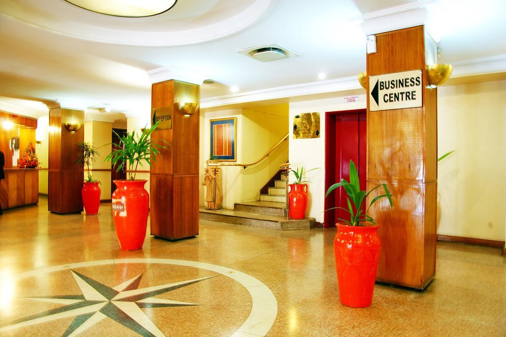 New Ambassador Hotel Χαράρε Εξωτερικό φωτογραφία