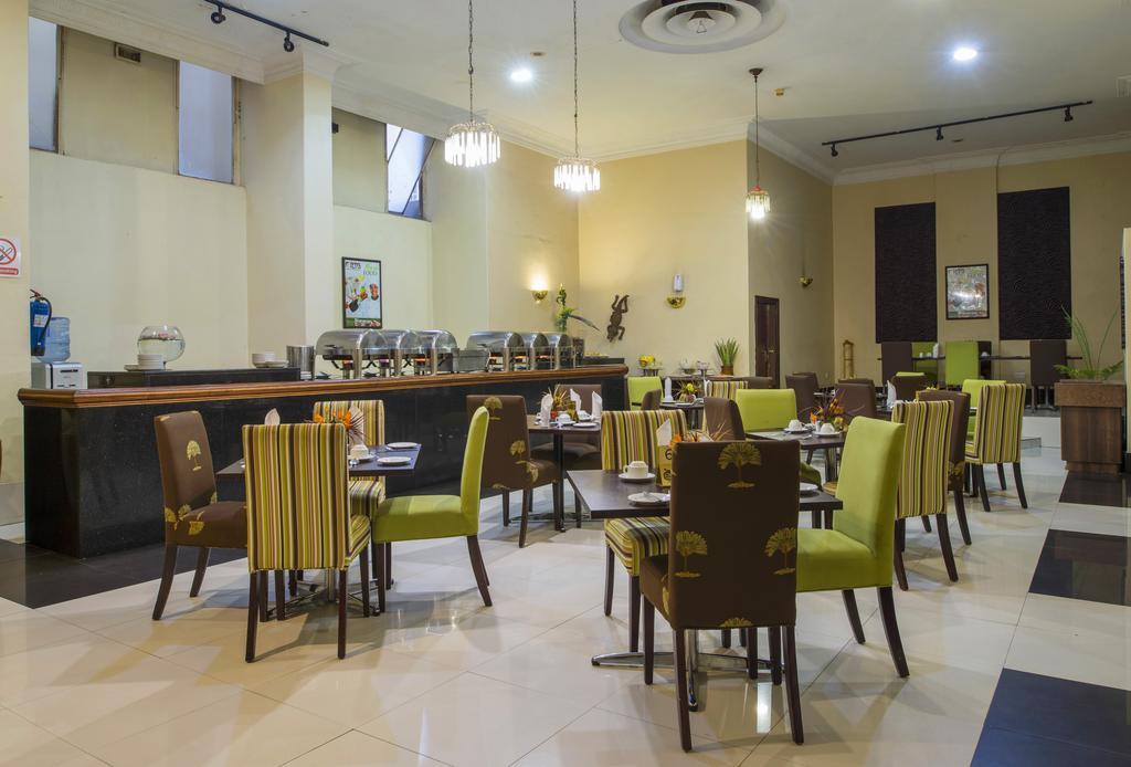 New Ambassador Hotel Χαράρε Εξωτερικό φωτογραφία