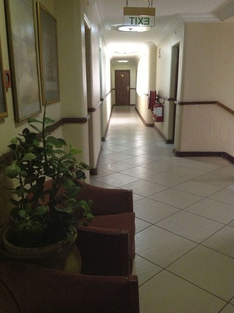 New Ambassador Hotel Χαράρε Εξωτερικό φωτογραφία